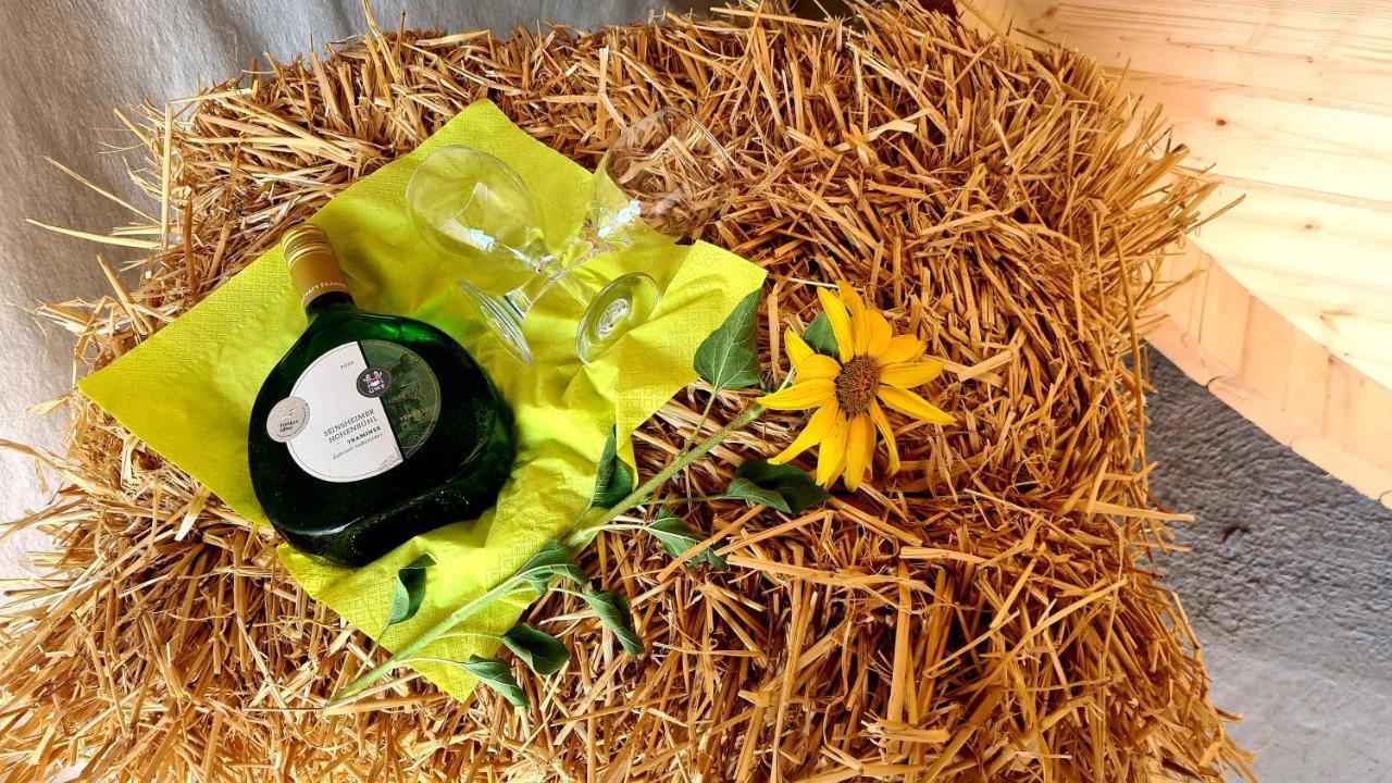 Schlaffass Mit Wellness In Alter Scheune Seinsheim Eksteriør billede